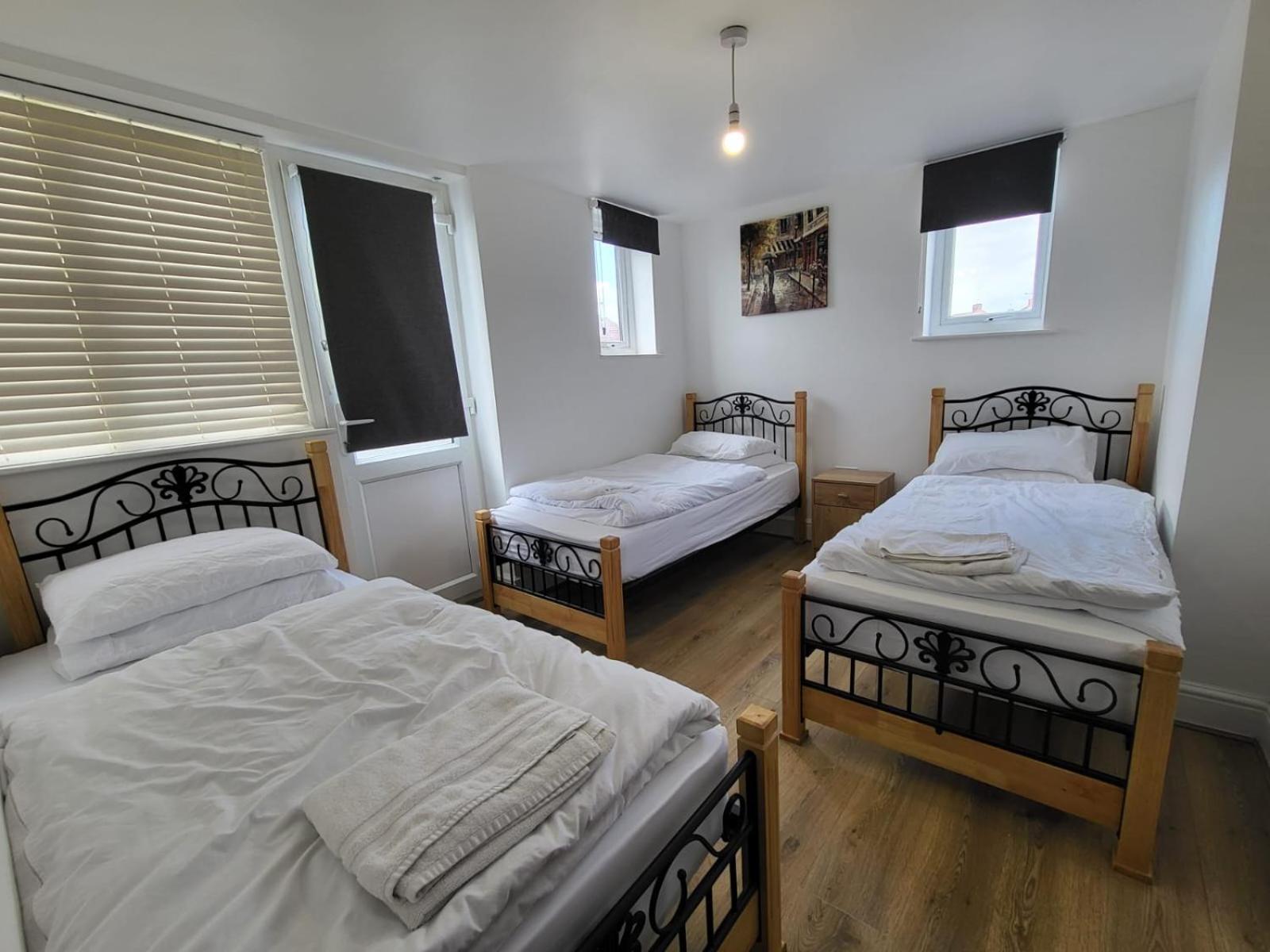 Serene 1 Bedroom, 3 Single Beds Bristol Dış mekan fotoğraf