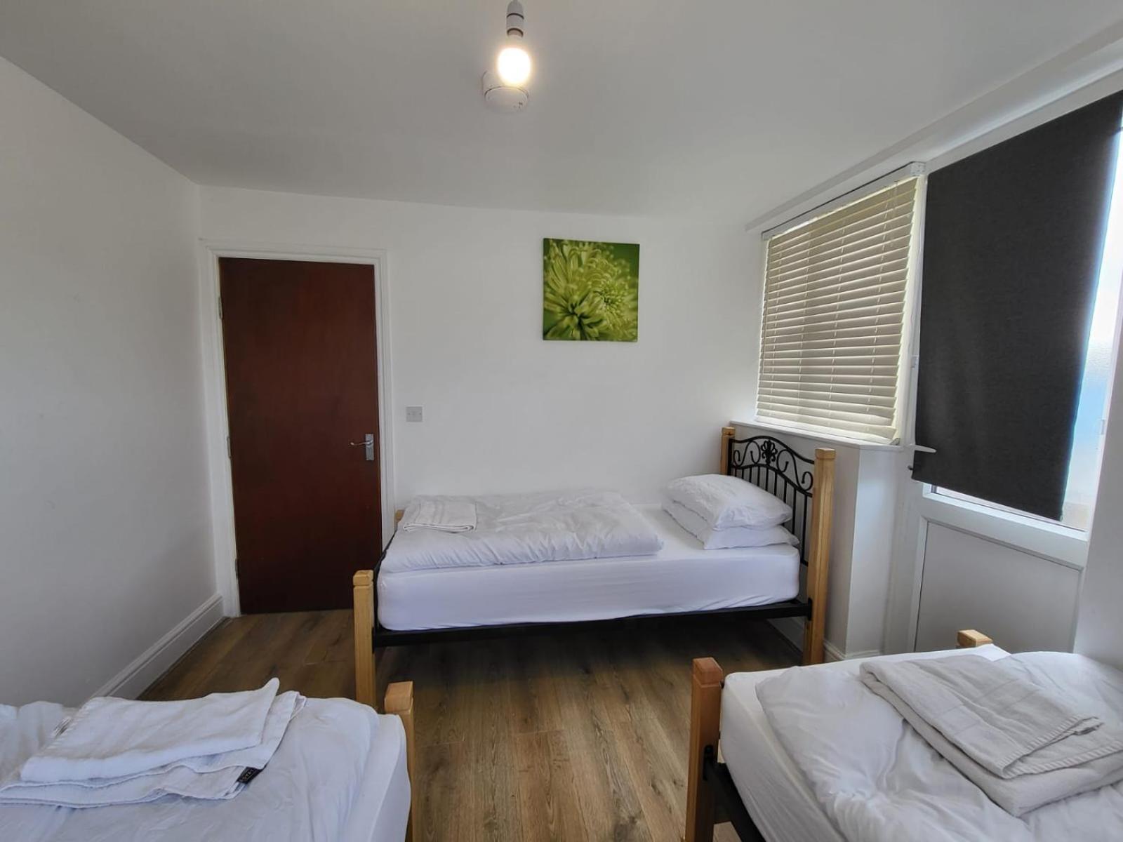 Serene 1 Bedroom, 3 Single Beds Bristol Dış mekan fotoğraf
