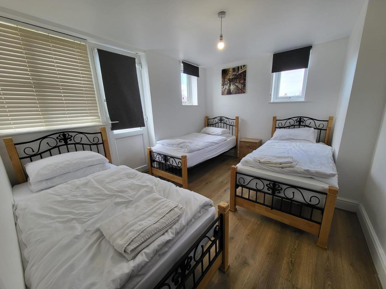 Serene 1 Bedroom, 3 Single Beds Bristol Dış mekan fotoğraf