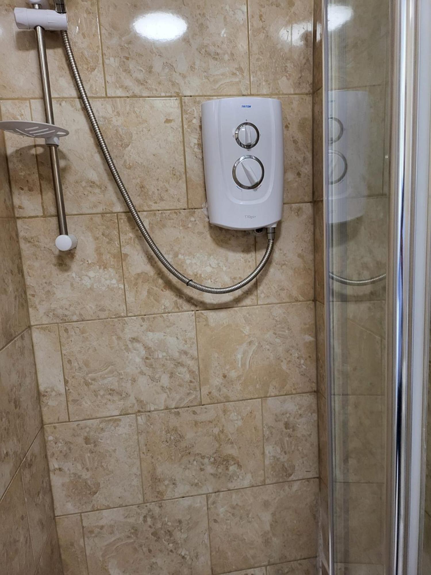 Serene 1 Bedroom, 3 Single Beds Bristol Dış mekan fotoğraf